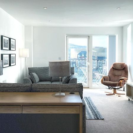 Elegant And Bright Seaside Apt In Swansea Marina Esterno foto